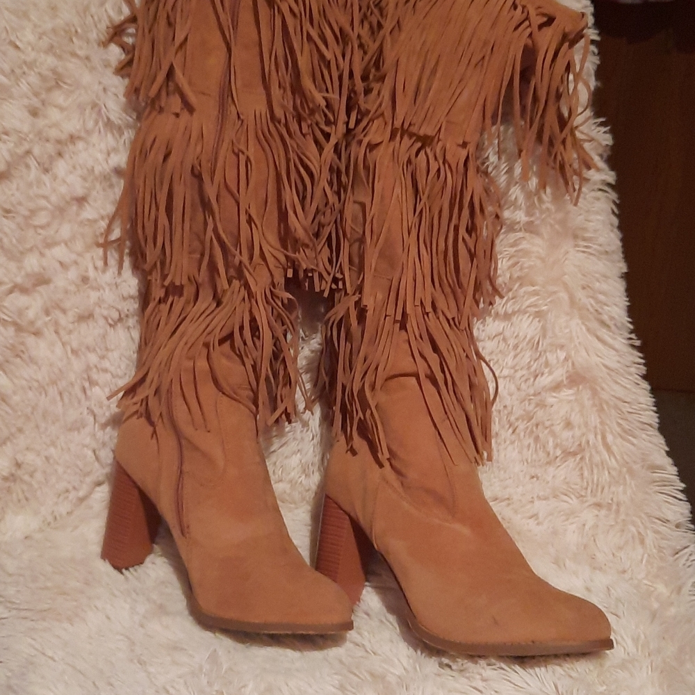 Cool Fringe Boots